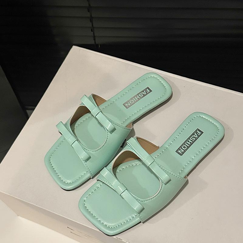 Girls heart bow hollow flat-bottomed slippers women s outer wear 2025 summer new square head beach slippers 40
Girls heart bow hollow flat-bottomed slippers women s outer wear 2025 summer new square head beach slippers 40