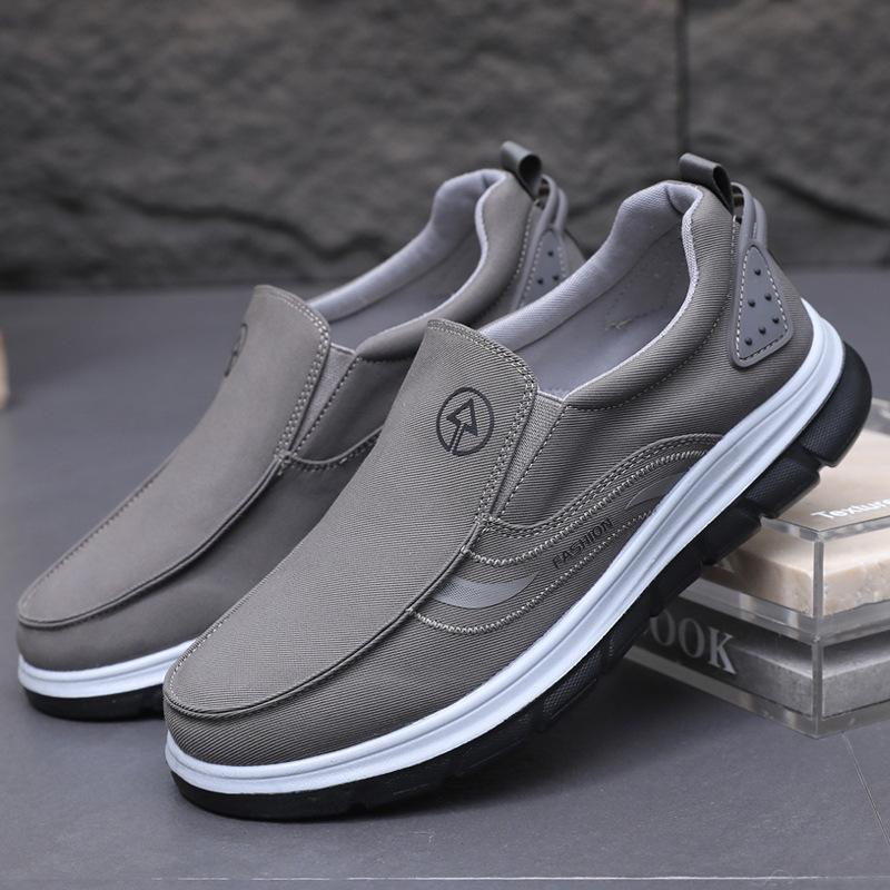 Мужские тканевые туфли 2025 года, новые дышащие повседневные туфли с одной педалью из старого Пекина, нескользящие туфли для вождения с мягкой подошвой, туфли для папы 39 серый
Мужские тканевые туфли 2025 года, новые дышащие повседневные туфли с одной педалью из старого Пекина, нескользящие туфли для вождения с мягкой подошвой, туфли для папы 39 серый