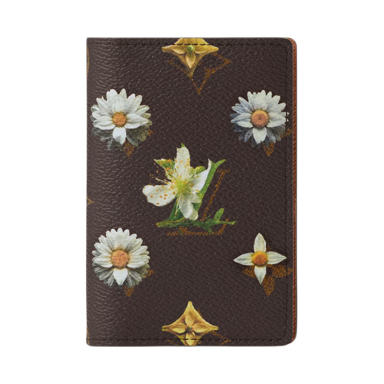 Louis Vuitton Pocket Organizer Denim Daisy Pattern Design Monogram Coated Canvas Card Holder Wallet Men wallet Brown M27542 Gift Set(Basic Set+Box+Shopping Bag)
Louis Vuitton Pocket Organizer Denim Daisy Pattern Design Monogram Coated Canvas Card Holder Wallet Men wallet Brown M27542 Gift Set(Basic Set+Box+Shopping Bag)
