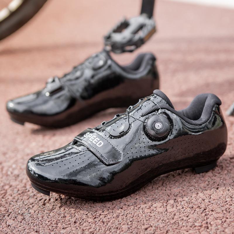 XC2102 Cycling Shoes Rotating Button No Lock Mountain Road Men s Women s Large Leather Surface 40
XC2102 Cycling Shoes Rotating Button No Lock Mountain Road Men s Women s Large Leather Surface 40
