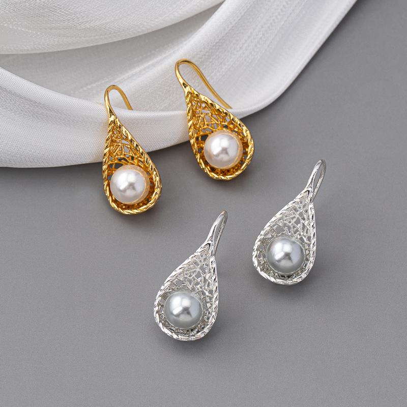 Spoon-Shaped Pearl Vintage Brass Gold-Plated Bird s Nest Drop Earrings - Elegant Luxury for Women серебряный/серый
Spoon-Shaped Pearl Vintage Brass Gold-Plated Bird s Nest Drop Earrings - Elegant Luxury for Women серебряный/серый