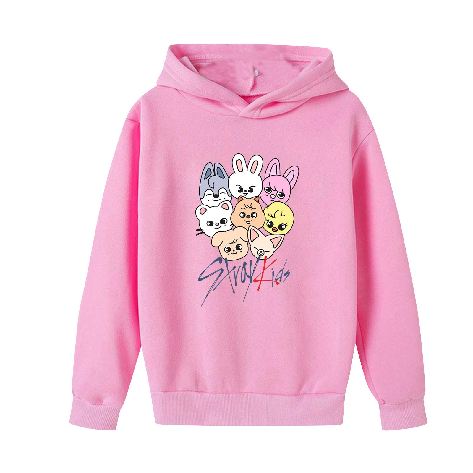 Дитячий пуловер вільного крою з довгим рукавом, з капюшоном на шнурку та принтом літер 100 рожевий
Дитячий пуловер вільного крою з довгим рукавом, з капюшоном на шнурку та принтом літер 100 рожевий