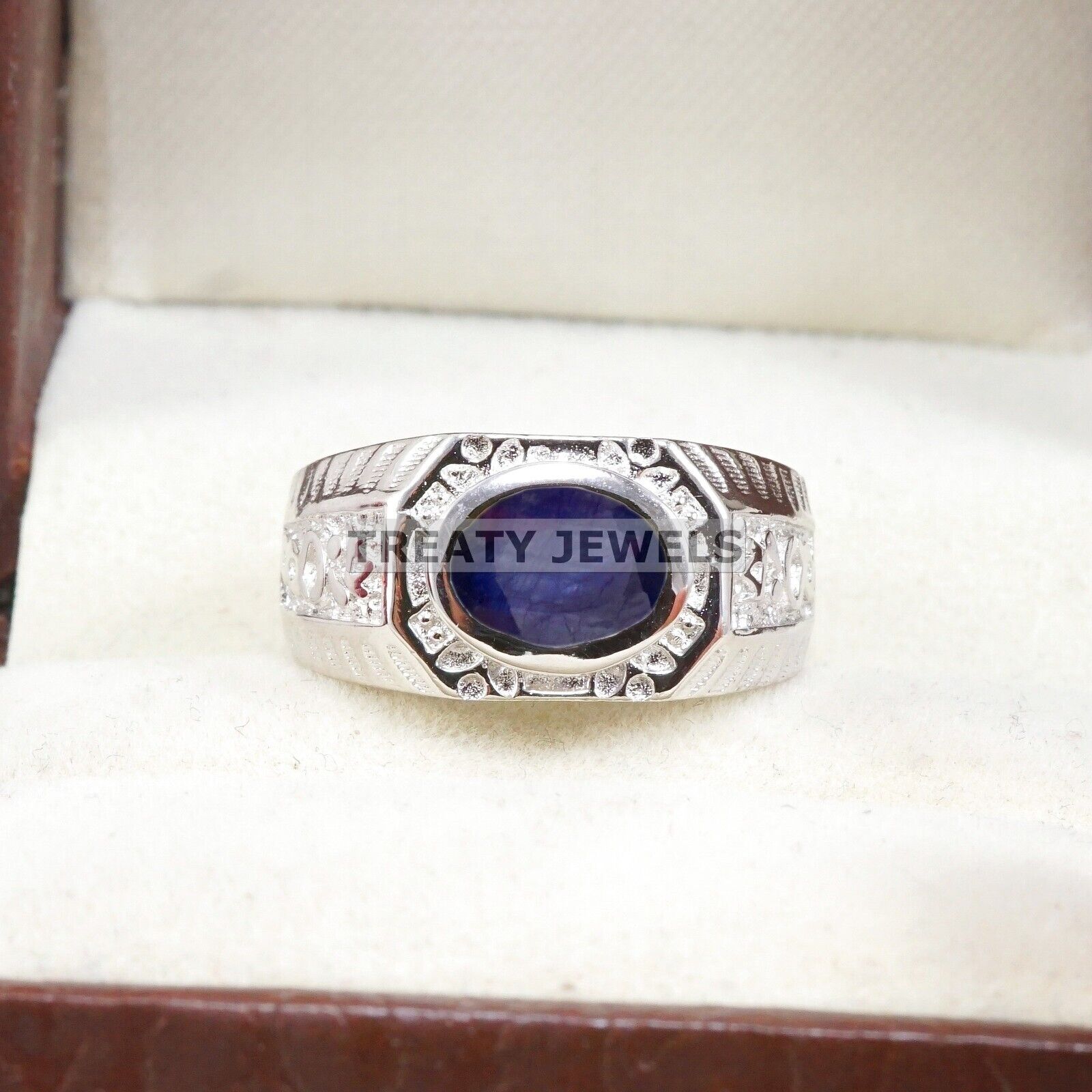 Blue Sapphire Oval Cut Gemstone With 925 Sterling Silver Ring For Men s #B615 JL375686510577 4-16 US срібний
Blue Sapphire Oval Cut Gemstone With 925 Sterling Silver Ring For Men s #B615 JL375686510577 4-16 US срібний