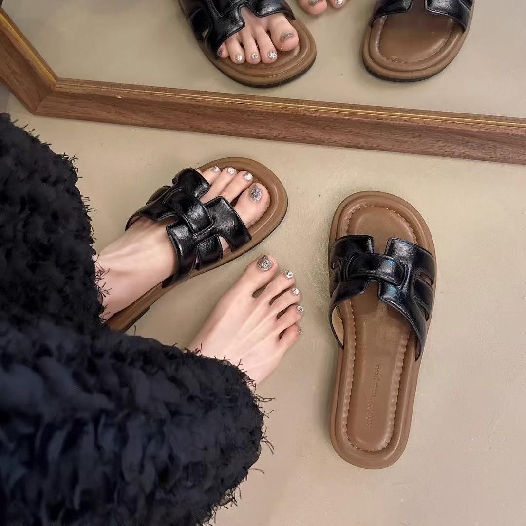 Retro one-word slippers women s summer wear new flat-bottomed seaside vacation sandals casual sandals 40 чёрный
Retro one-word slippers women s summer wear new flat-bottomed seaside vacation sandals casual sandals 40 чёрный