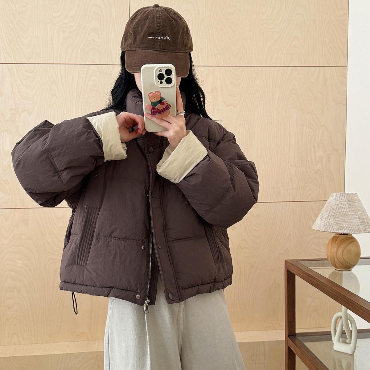 Liziqi 2024 Winter Stand-up Collar Loose Cotton Jacket, Korean Design, Small Size, Warm, Cotton-padded Coat. One Size (Recommended 80-140 lbs)
Liziqi 2024 Winter Stand-up Collar Loose Cotton Jacket, Korean Design, Small Size, Warm, Cotton-padded Coat. One Size (Recommended 80-140 lbs)