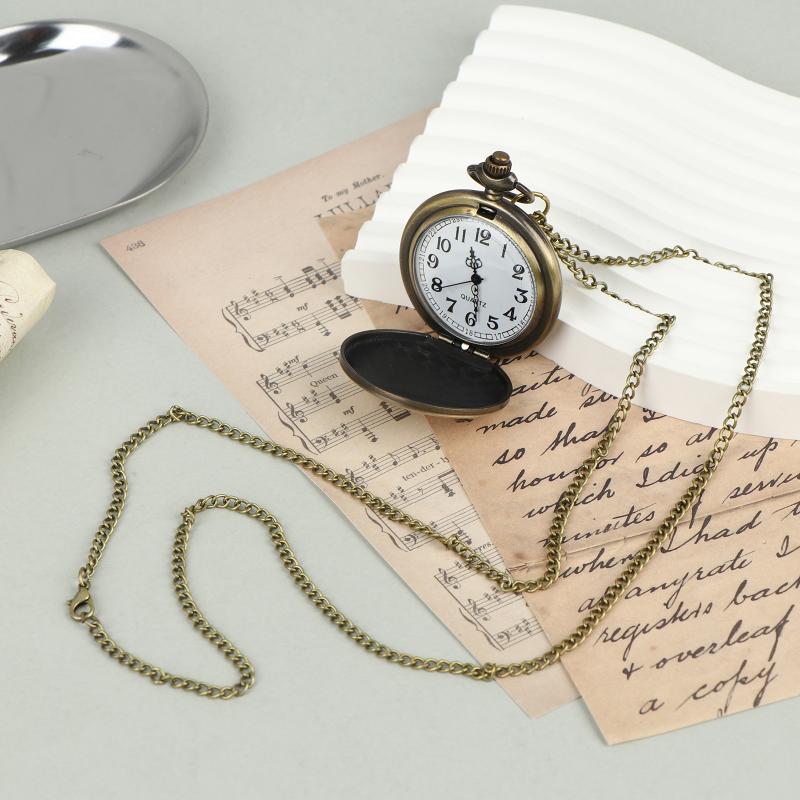 Vintage Quartz Digital Face Pocket Watch Flip Cover Hanging Pendant with Metal Chain For Souvenir Events Best Gift Collection бронзовий
Vintage Quartz Digital Face Pocket Watch Flip Cover Hanging Pendant with Metal Chain For Souvenir Events Best Gift Collection бронзовий