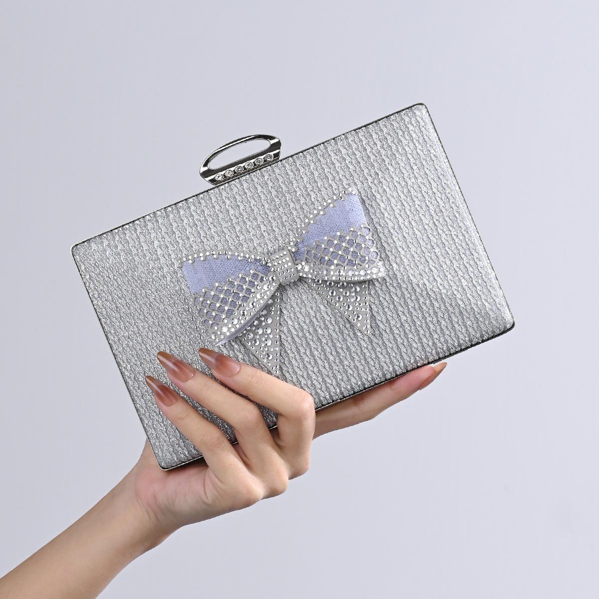 Pretty Bow Diamond Studded Retro Bag Women New Small Square Bags Korean Style Fashion Versatile Commuting Handbags Crossbody Bag
Pretty Bow Diamond Studded Retro Bag Women New Small Square Bags Korean Style Fashion Versatile Commuting Handbags Crossbody Bag