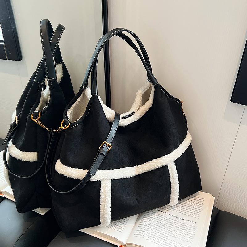 Large-capacity bag women s autumn and winter versatile 2025 new retro matte shoulder bag portable child and mother commuter tote bag чёрный
Large-capacity bag women s autumn and winter versatile 2025 new retro matte shoulder bag portable child and mother commuter tote bag чёрный