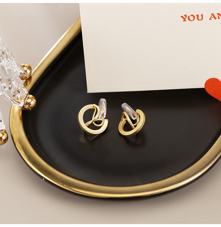 Золотые модные металлические серьги, катушка от комаров, зажим для ушей, без пирсинга
Золотые модные металлические серьги, катушка от комаров, зажим для ушей, без пирсинга