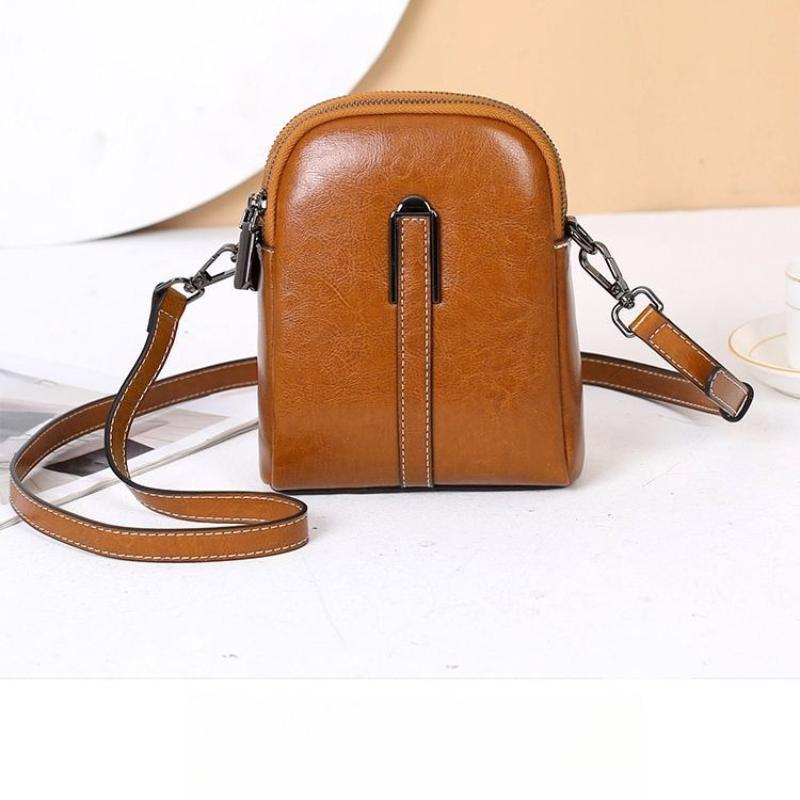 Женская сумка для мобильного телефона, сумка-мессенджер на одно плечо, модная универсальная сумка-мессенджер из кожи с масляной восковой пропиткой 15cm*8cm*19cm жёлтый
Женская сумка для мобильного телефона, сумка-мессенджер на одно плечо, модная универсальная сумка-мессенджер из кожи с масляной восковой пропиткой 15cm*8cm*19cm жёлтый