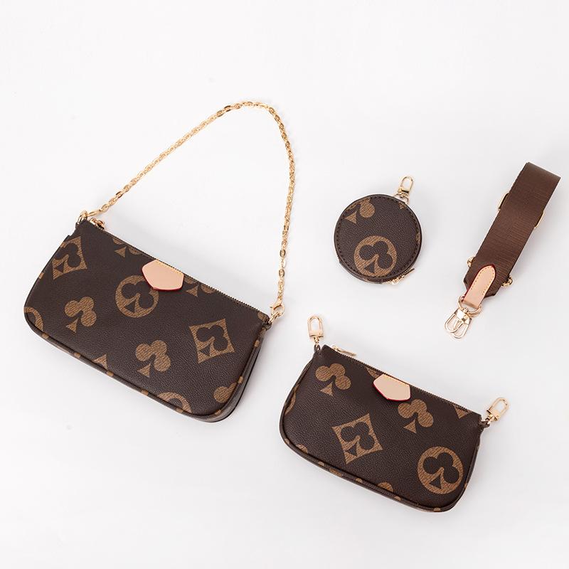 New retro women s bag printed three-in-one mahjong bag wide shoulder strap single shoulder messenger bag playing card pattern child and mother bag
New retro women s bag printed three-in-one mahjong bag wide shoulder strap single shoulder messenger bag playing card pattern child and mother bag