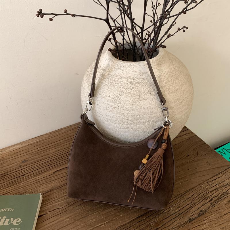 French niche retro underarm bag women s 2025 new fashion versatile portable shoulder bag commuter messenger bag кофейный
French niche retro underarm bag women s 2025 new fashion versatile portable shoulder bag commuter messenger bag кофейный