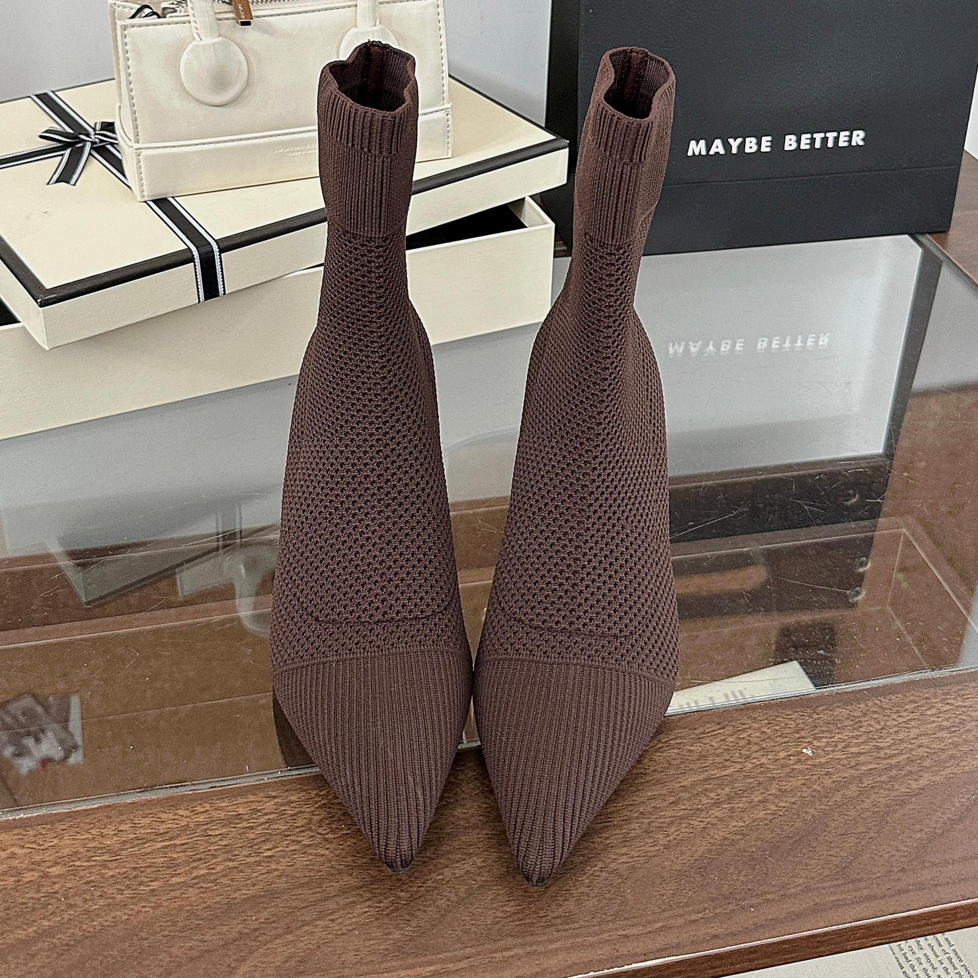 Flying woven high-heeled fashion boots for women, Europe, America 2025 spring and autumn new thin heels pointed sleeves elastic thin socks boots 39
Flying woven high-heeled fashion boots for women, Europe, America 2025 spring and autumn new thin heels pointed sleeves elastic thin socks boots 39