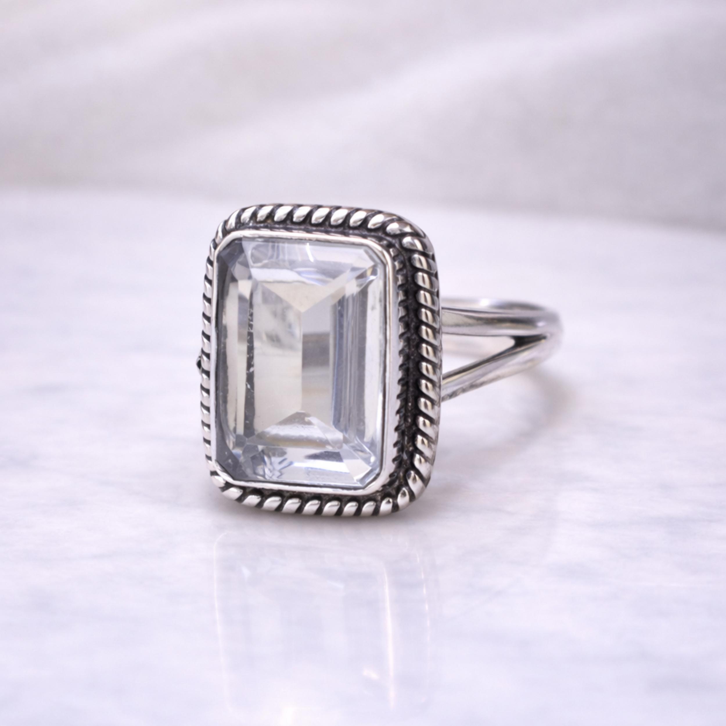 Заява-кільце з крученого мотузки з прозорого кварцу, ювелірні вироби зі стерлінгового срібла 925 проби, мінімалістичне boho-кільце для обіцянки 12 срібний
Заява-кільце з крученого мотузки з прозорого кварцу, ювелірні вироби зі стерлінгового срібла 925 проби, мінімалістичне boho-кільце для обіцянки 12 срібний