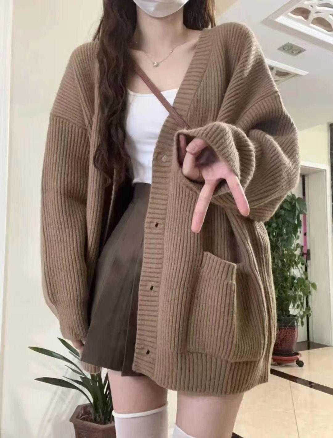 Loose and versatile and thin sweater with women s autumn and winter new solid color soft waxy casual knitted cardigan top One Size верблюд
Loose and versatile and thin sweater with women s autumn and winter new solid color soft waxy casual knitted cardigan top One Size верблюд