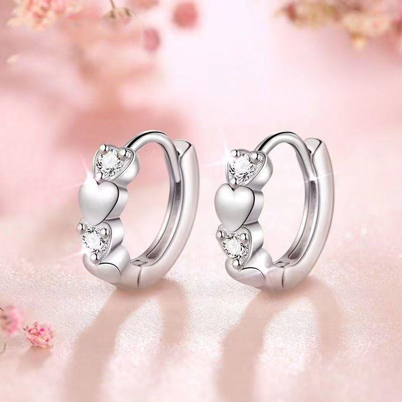 Simple Silver Zircon Plain Ring Earrings, Earrings, Light Luxury Metal Love Studs, Niche High-end Earrings for Women серебряный
Simple Silver Zircon Plain Ring Earrings, Earrings, Light Luxury Metal Love Studs, Niche High-end Earrings for Women серебряный