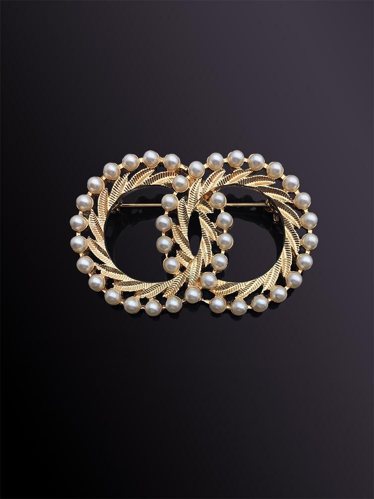 Женская модная брошь в форме восьмерки с жемчугом: Корсаж, защищающий от воздействия окружающей среды, универсальная булавка для костюмов и свитеров
Женская модная брошь в форме восьмерки с жемчугом: Корсаж, защищающий от воздействия окружающей среды, универсальная булавка для костюмов и свитеров