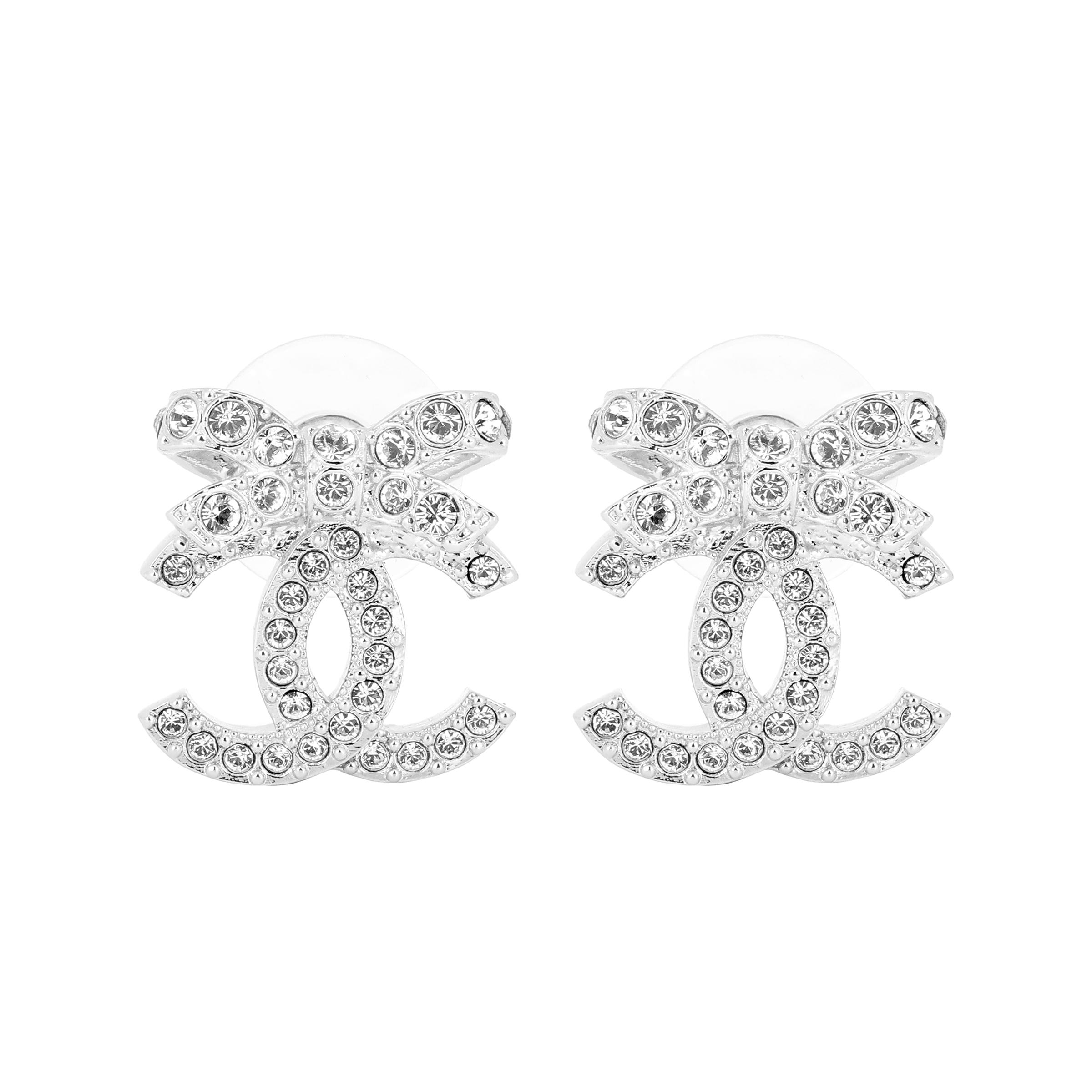 Сережки Chanel 23S з бантом та подвійним C для жінок ABA922-B10960-NO011 Box+Shopping Bag
Сережки Chanel 23S з бантом та подвійним C для жінок ABA922-B10960-NO011 Box+Shopping Bag