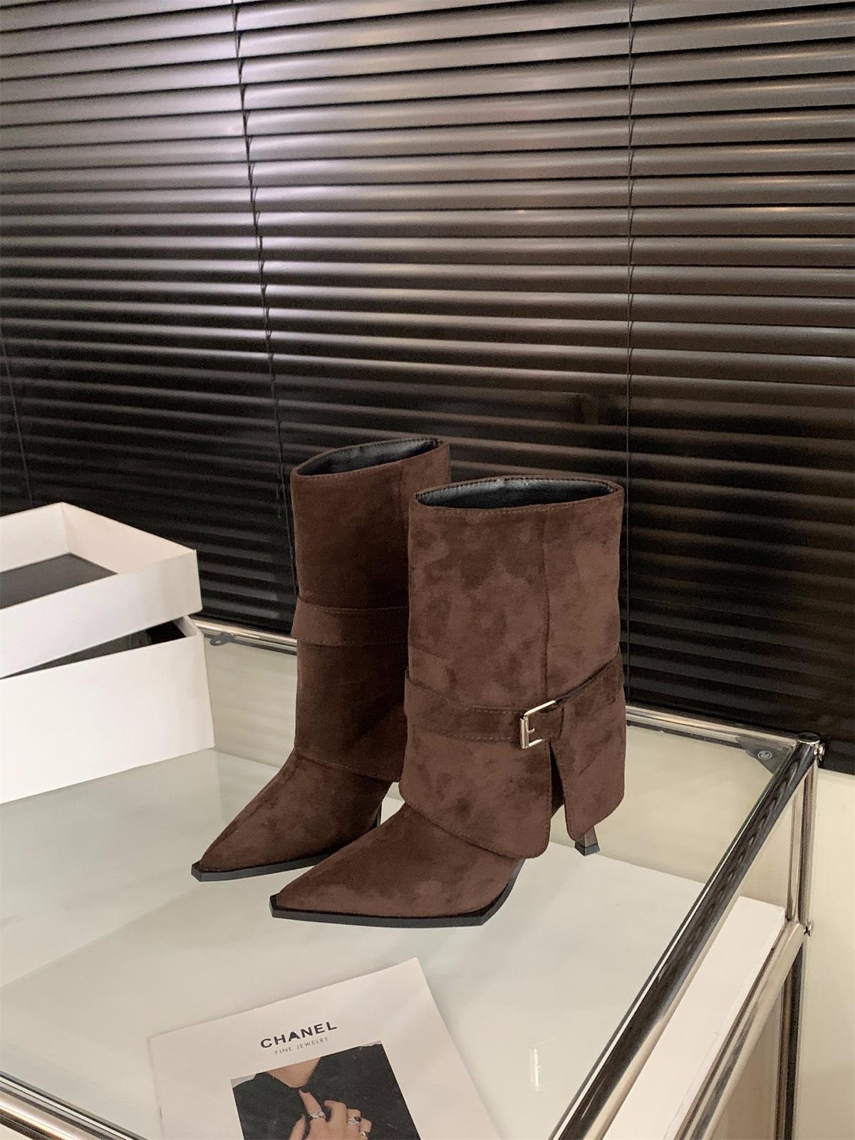 Niche high heels pointed trousers boots short boots women s boots season brown small naked boots thin boots 40 темно-коричневого кольору
Niche high heels pointed trousers boots short boots women s boots season brown small naked boots thin boots 40 темно-коричневого кольору