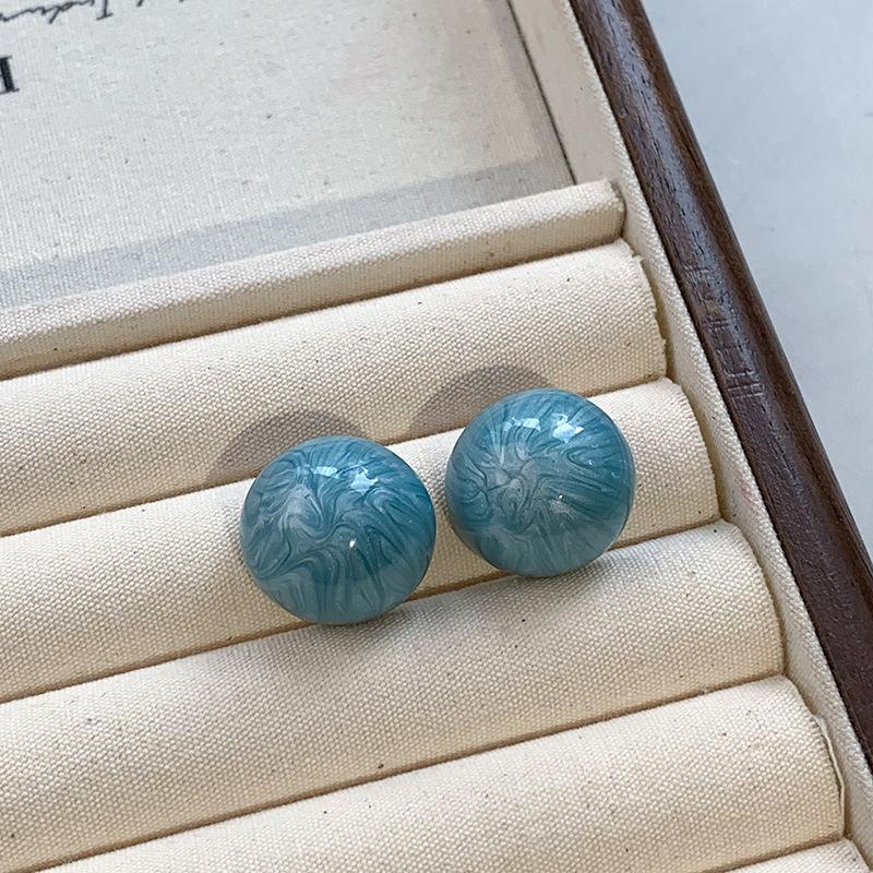 Enamel color dopamine candy red blue stud earrings women s retro winter high-end earrings exquisite sterling silver earrings
Enamel color dopamine candy red blue stud earrings women s retro winter high-end earrings exquisite sterling silver earrings