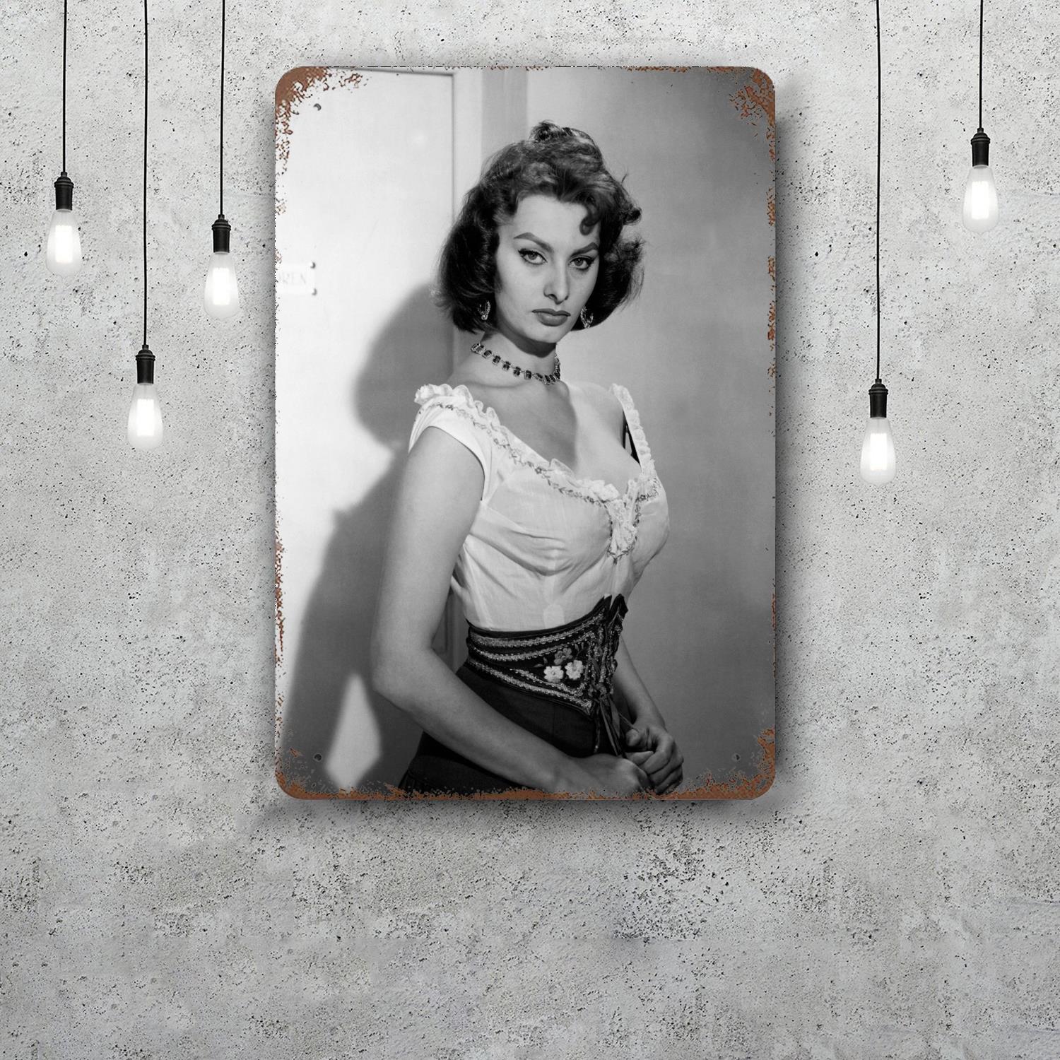 sophia loren Vintage Metal Tin Signs Posters Decor Retro Metal Plaque Wall Art Decor for Garage Bar 20x30cm(7.8x11.8inch)
sophia loren Vintage Metal Tin Signs Posters Decor Retro Metal Plaque Wall Art Decor for Garage Bar 20x30cm(7.8x11.8inch)