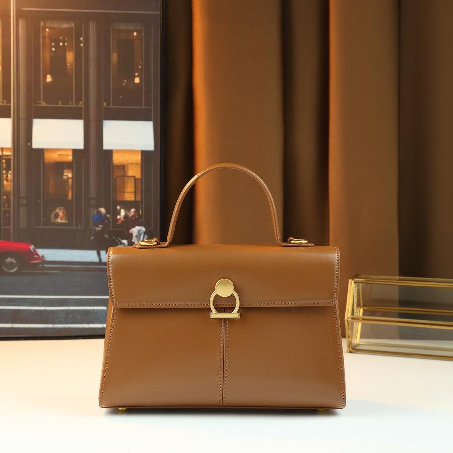 Autumn And Winter Retro College Style Portable Women S Bag Fashion Niche Design Versatile Shoulder Crossbody Boston Bag светло-коричневого
Autumn And Winter Retro College Style Portable Women S Bag Fashion Niche Design Versatile Shoulder Crossbody Boston Bag светло-коричневого