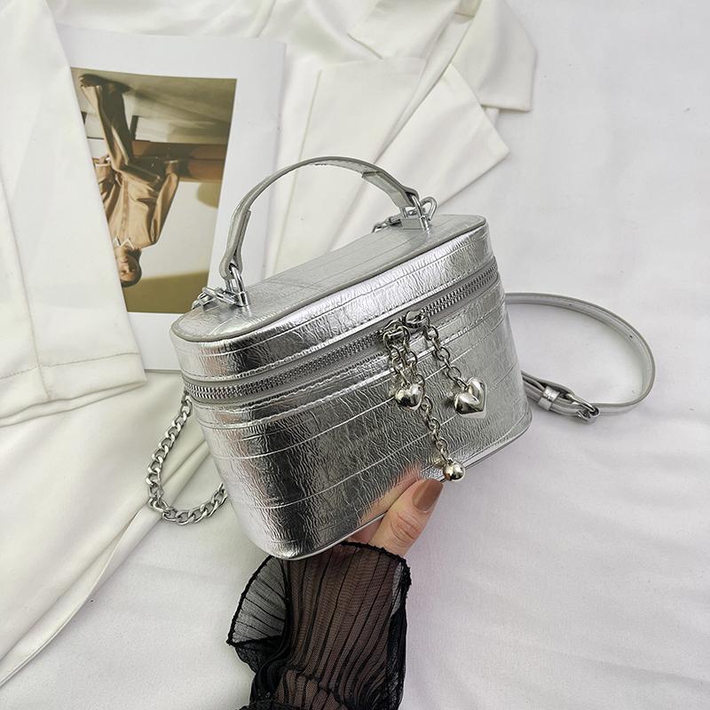 Модные квадратные сумки для женщин, летние, новые, простые, универсальные, на одно плечо, французские, повседневные сумки через плечо
Модные квадратные сумки для женщин, летние, новые, простые, универсальные, на одно плечо, французские, повседневные сумки через плечо