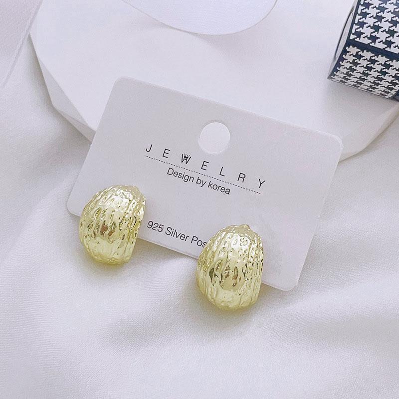 Europe and America Exaggerate C-shaped Geometric Wrinkled Beans Stud Earring for Women Copper Color Metal Zircon Girl Gift
Europe and America Exaggerate C-shaped Geometric Wrinkled Beans Stud Earring for Women Copper Color Metal Zircon Girl Gift
