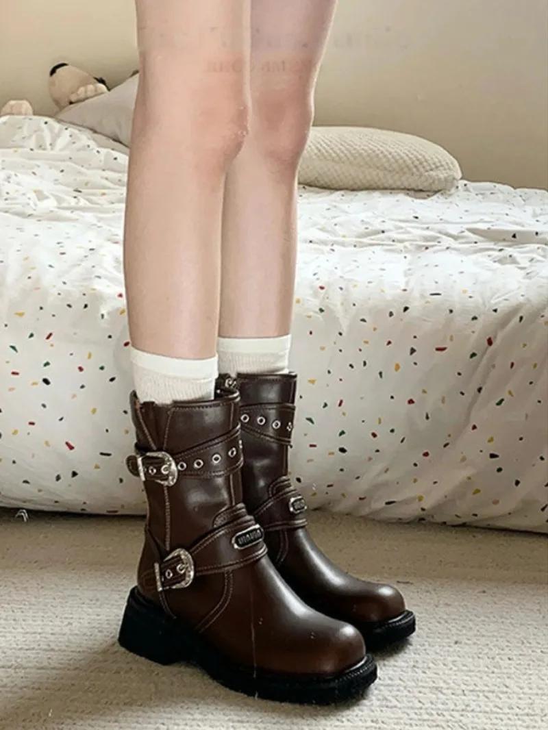 Ladies Mid Calf Shoes New In Middle Heel Retro Women s Half High Boots Y2k Fashion 2024 on Promotion Work Trend Sale Boot Pu Hot 40
Ladies Mid Calf Shoes New In Middle Heel Retro Women s Half High Boots Y2k Fashion 2024 on Promotion Work Trend Sale Boot Pu Hot 40