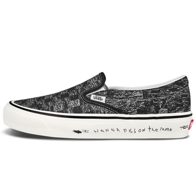 Кроссовки унисекс Vans Raising By Wolves x OG Classic Slip-On LX TV Static, черные VN0A45JK00T
Кроссовки унисекс Vans Raising By Wolves x OG Classic Slip-On LX TV Static, черные VN0A45JK00T