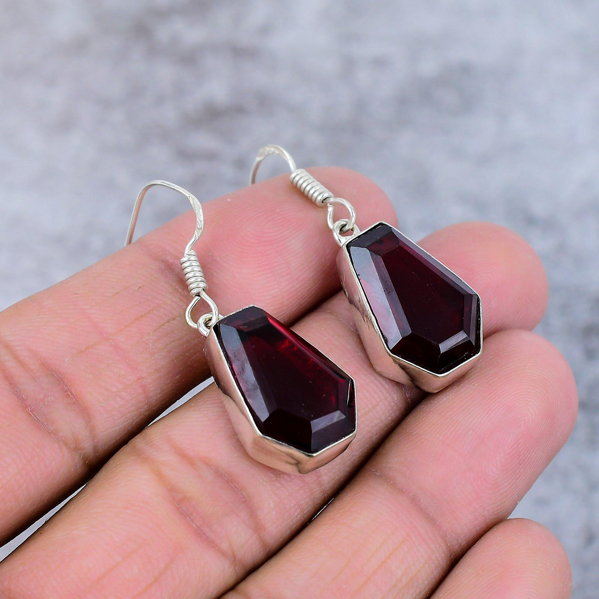 Mozambique Garnet Gemstone 925 Sterling Silver Jewelry Earring 1.58 M-360
Mozambique Garnet Gemstone 925 Sterling Silver Jewelry Earring 1.58 M-360