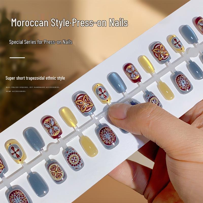 Bohemian Cat Eye Press-On Nails: Versatile, Skin-Tone Flattering, Exotic False Nail Patches.
Bohemian Cat Eye Press-On Nails: Versatile, Skin-Tone Flattering, Exotic False Nail Patches.