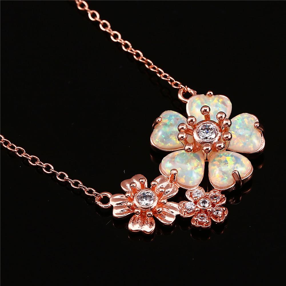Retro Korean Style Rose Gold Platinum Blue White Diamond Three Five Petal Peach Blossom Womens Necklace
Retro Korean Style Rose Gold Platinum Blue White Diamond Three Five Petal Peach Blossom Womens Necklace