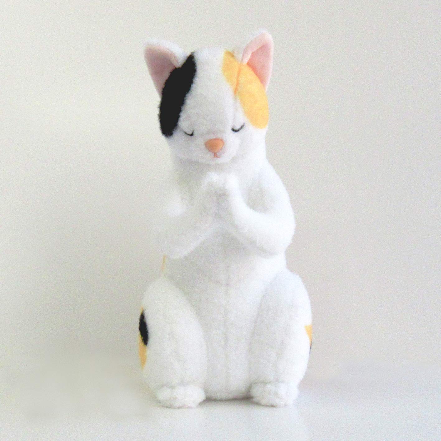 Shinada Global Gassho Calico Cat 15 x 16 x 32 cm Stuffed Toy Goods Animal Miscellaneous Goods GSHO-0250M
Shinada Global Gassho Calico Cat 15 x 16 x 32 cm Stuffed Toy Goods Animal Miscellaneous Goods GSHO-0250M