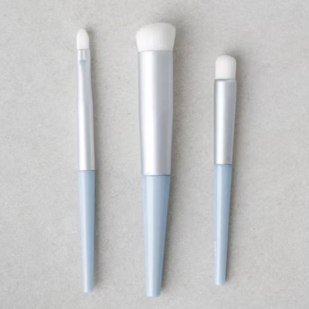 Lip and Cheek Brush 3-Piece Set
Lip and Cheek Brush 3-Piece Set