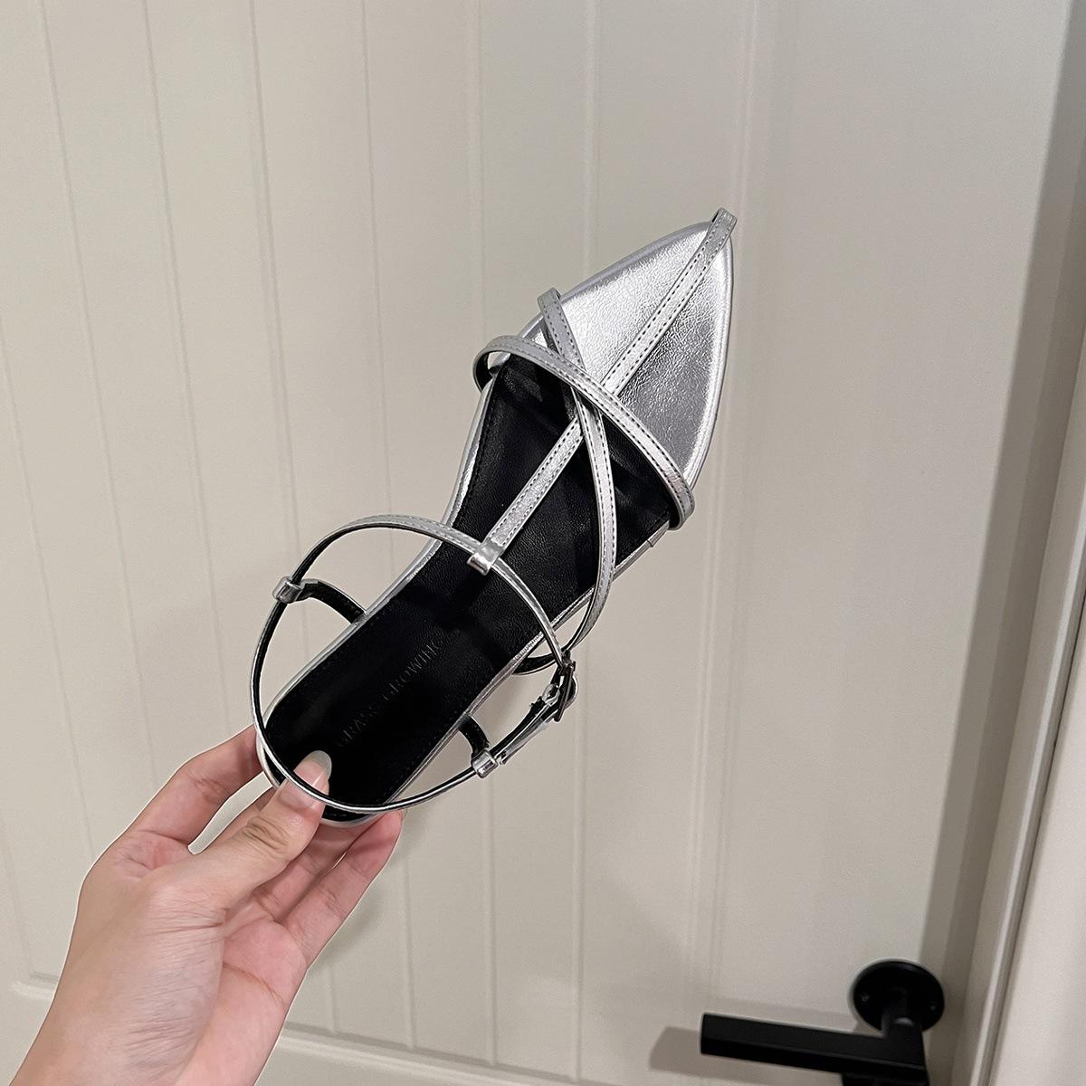 Темпераментные сандалии с острым носком на плоской подошве женские выходят с сандалиями 38 серебряный
Темпераментные сандалии с острым носком на плоской подошве женские выходят с сандалиями 38 серебряный