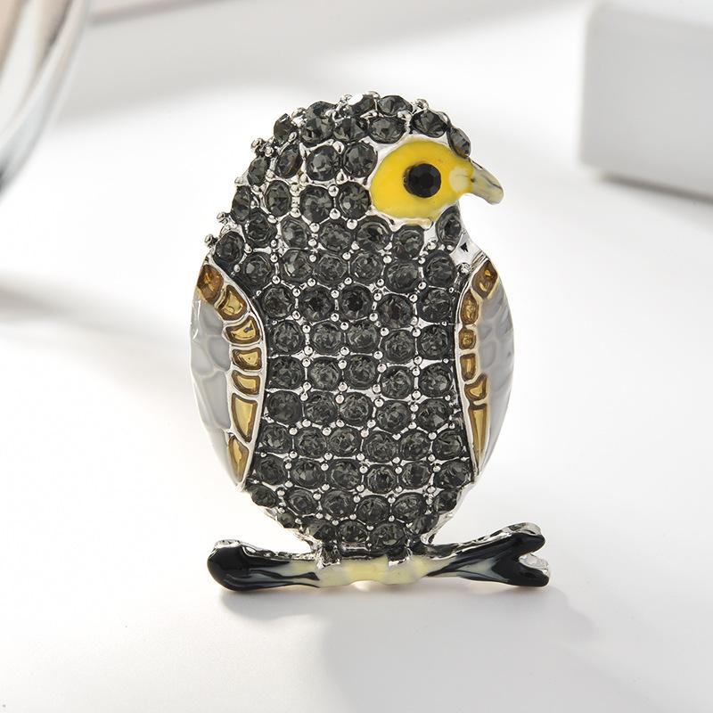 Owl brooch - elegant, cute, versatile, unique animal costume brooch for women
Owl brooch - elegant, cute, versatile, unique animal costume brooch for women