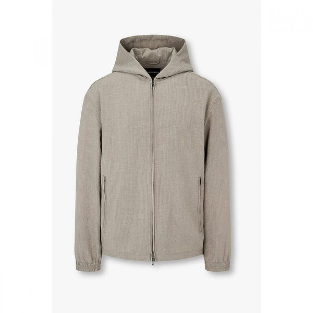 Emporio Armani 26 S S Men S SeerSucker Hooded blouSon A516110024 52
Emporio Armani 26 S S Men S SeerSucker Hooded blouSon A516110024 52