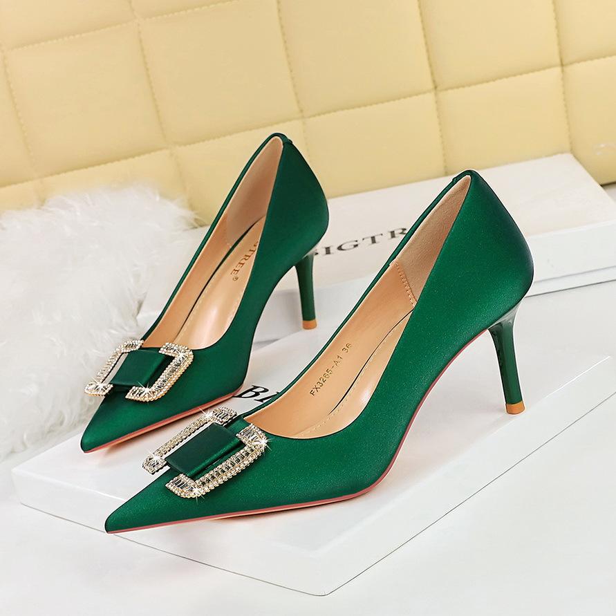 European and American style fashion banquet women s shoes thin heel high heel shallow mouth pointed rhinestone buckle single shoes high heels women 34 зелений
European and American style fashion banquet women s shoes thin heel high heel shallow mouth pointed rhinestone buckle single shoes high heels women 34 зелений