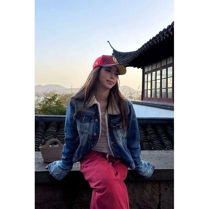 Cabbage Coke American Retro Distressed Lamb Wool Denim Jacket with Plaid Stitching and Warm Cotton Padding Blue XL
Cabbage Coke American Retro Distressed Lamb Wool Denim Jacket with Plaid Stitching and Warm Cotton Padding Blue XL