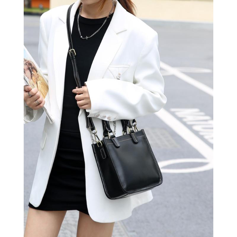 Женская сумка через плечо из натуральной кожи, большая вместимость, сумка-тоут из коровьей кожи с накладным ремнем через плечо
Женская сумка через плечо из натуральной кожи, большая вместимость, сумка-тоут из коровьей кожи с накладным ремнем через плечо