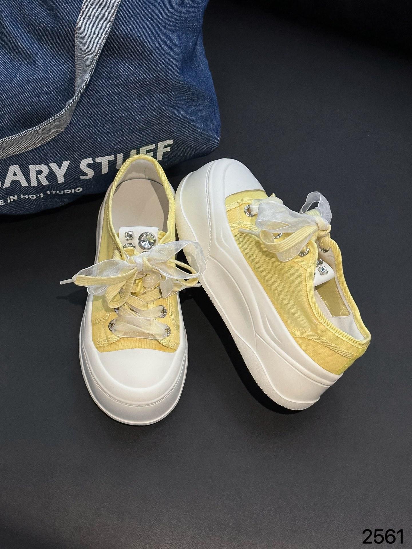 European Station Mesh Big Head Bread Little White Shoes Women s 2025 Summer New Versatile Thick-soled Breathable Sports and Leisure Shoes 40 жёлтый
European Station Mesh Big Head Bread Little White Shoes Women s 2025 Summer New Versatile Thick-soled Breathable Sports and Leisure Shoes 40 жёлтый