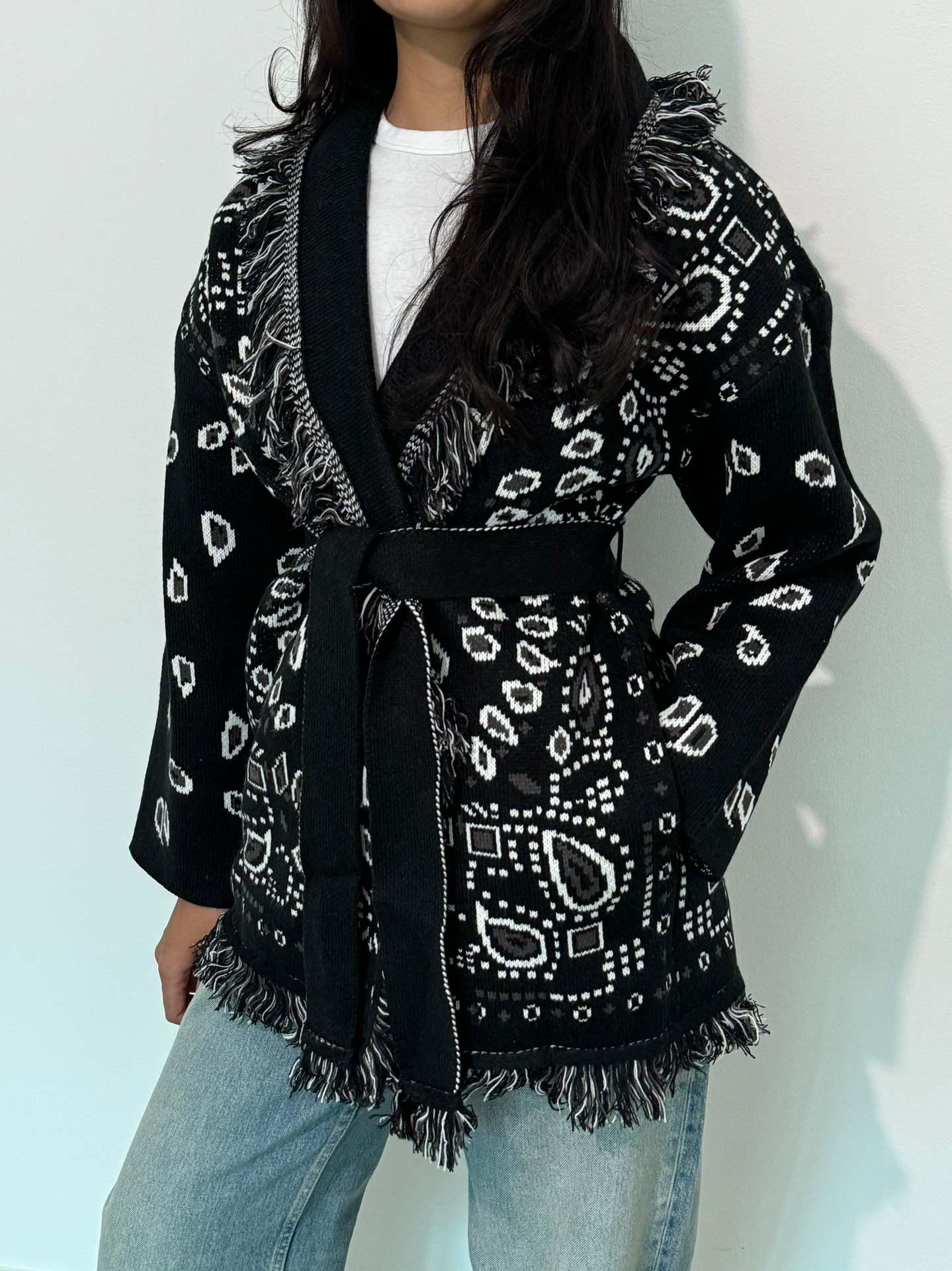 Women s Ethnic Floral Knit Cardigan Shawl with Tassels and Tie-Up Lapel - New Spring/Autumn Fashion. Large
Women s Ethnic Floral Knit Cardigan Shawl with Tassels and Tie-Up Lapel - New Spring/Autumn Fashion. Large