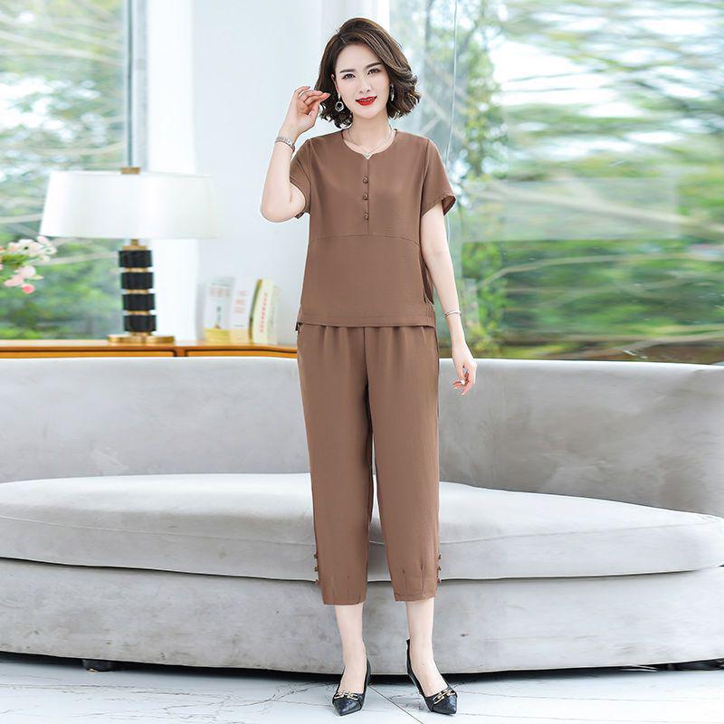 Chic Summer Linen Outfit: Stylish Two-Piece Set with Short-Sleeved T-Shirt for Middle-Aged and Elderly Women. XL (suggested 90-110 jin)
Chic Summer Linen Outfit: Stylish Two-Piece Set with Short-Sleeved T-Shirt for Middle-Aged and Elderly Women. XL (suggested 90-110 jin)