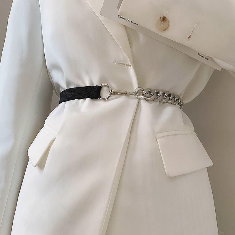 Черная минималистичная металлическая поясная цепочка для женщин, идеально подходящая для модных платьев. Black Silver
Черная минималистичная металлическая поясная цепочка для женщин, идеально подходящая для модных платьев. Black Silver