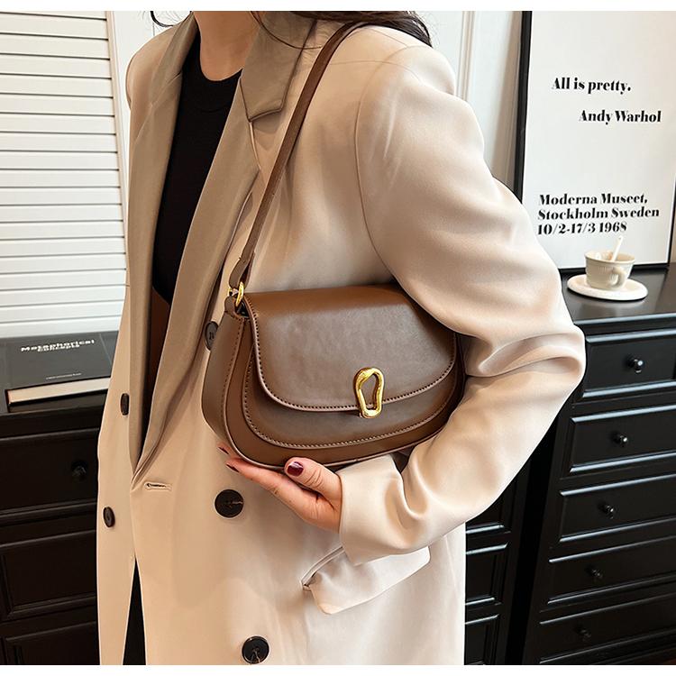 Французская ретро женская сумка на одно плечо, осенняя новая универсальная сумка через плечо, сумка через подмышку из текстурной кожи, роскошная праздничная сумка
Французская ретро женская сумка на одно плечо, осенняя новая универсальная сумка через плечо, сумка через подмышку из текстурной кожи, роскошная праздничная сумка