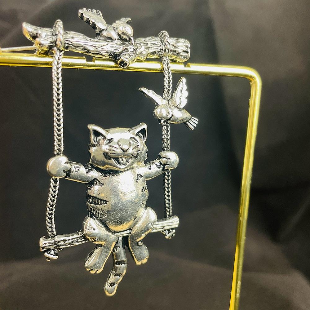 Women Men Vintage Baroque Cat Bird Swing Alloy Badges Pin Fashion Retro Middle Design Kitten Unisex Brooch Corsages Gift
Women Men Vintage Baroque Cat Bird Swing Alloy Badges Pin Fashion Retro Middle Design Kitten Unisex Brooch Corsages Gift