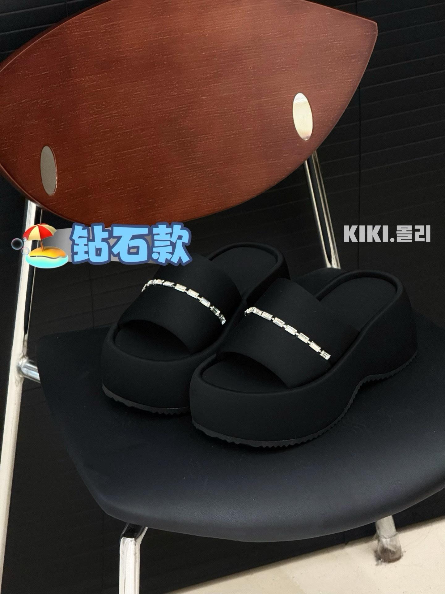 Модные черные туфли на платформе женские 25 новых летних стразов красиво увеличены на 7 см с юбкой универсальные одно слово перетаскивание 35
Модные черные туфли на платформе женские 25 новых летних стразов красиво увеличены на 7 см с юбкой универсальные одно слово перетаскивание 35