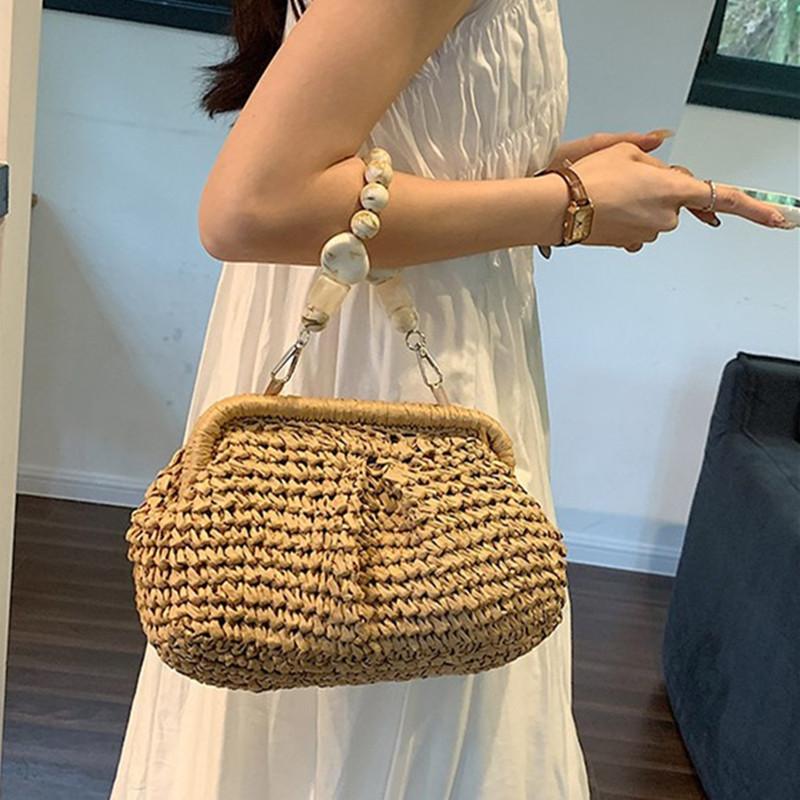2025 Luxury Designer Spain Style Natural Fiber Clutch Bag Women Elegant Shell Clip Bag Woven Straw Handbags Holiday Beach Bag
2025 Luxury Designer Spain Style Natural Fiber Clutch Bag Women Elegant Shell Clip Bag Woven Straw Handbags Holiday Beach Bag