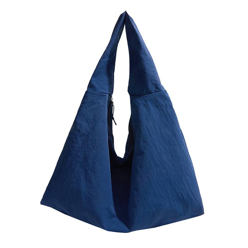 Nylon cloth tote bag women s spring and summer new retro large pocket large capacity leisure sports shoulder bag синій
Nylon cloth tote bag women s spring and summer new retro large pocket large capacity leisure sports shoulder bag синій